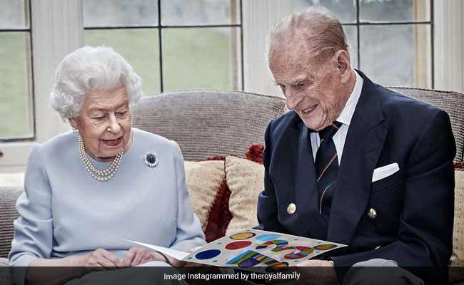 Queen Elizabeth, Prince Philip Receive Handmade Anniversary Card From Great Grandchildren