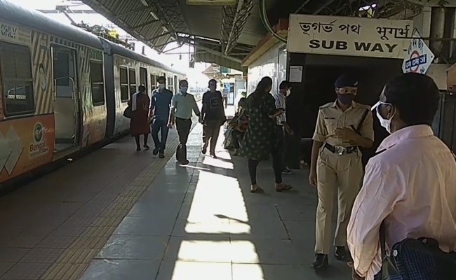 Bengal Local Train Services Extended Till 10 PM Amid Protests