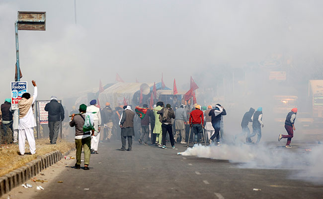 ''Delhi Chalo'': Smoke At Large Part Of Haryana-Delhi Border