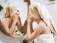 Skin Feeling Dry And Irritated? This 4-Ingredient DIY Face Mask Is The Quick Fix You Need