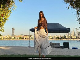 स्कर्ट पहने यूं झूमती नजर आईं शाहरुख खान की बिटिया सुहाना खान, वायरल हुई Photo स्कर्ट पहने यूं झूमती नजर आईं शाहरुख खान की बिटिया सुहाना खान, वायरल हुई Photo