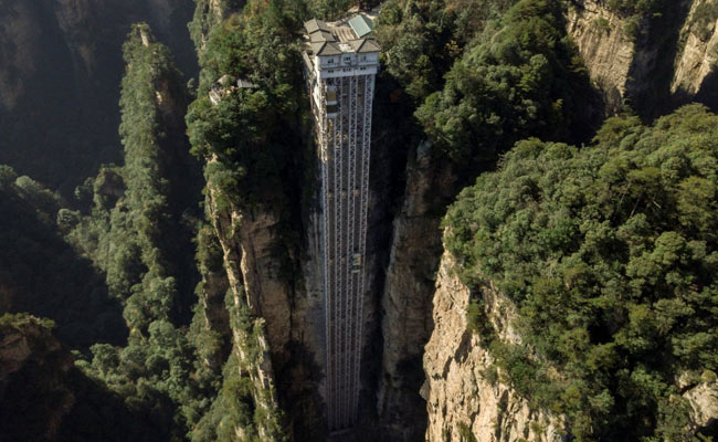 Chinese Tourist Spot That Inspired "Avatar" Has World's Highest Outdoor Lift