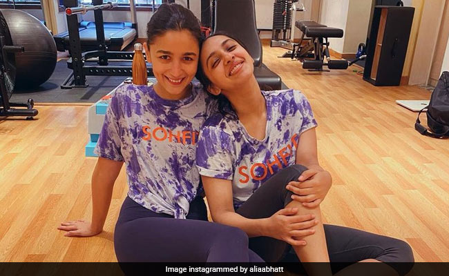 Just An Adorable Pic Of Alia Bhatt And Her BFF Akansha Ranjan Kapoor