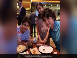 Inside Mahesh Babu And Namrata Shirodkar's "Dinner Date" With Kids Gautham And Sitara Inside Mahesh Babu And Namrata Shirodkar's "Dinner Date" With Kids Gautham And Sitara