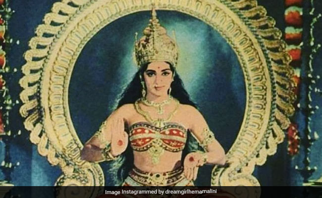 हेमा मालिनी कई साल से ढूढ़ रही थीं यह फोटो, मिलते ही शेयर कर लिखा- मैं 14-15 साल की थी तब...