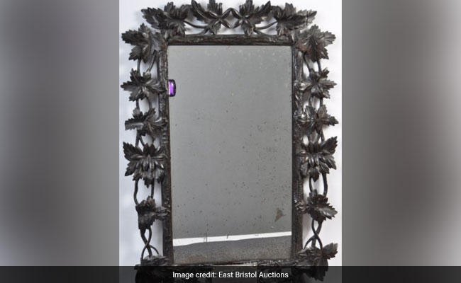Family Stunned To Learn That Their Bathroom Mirror Once Belonged To Marie Antoinette