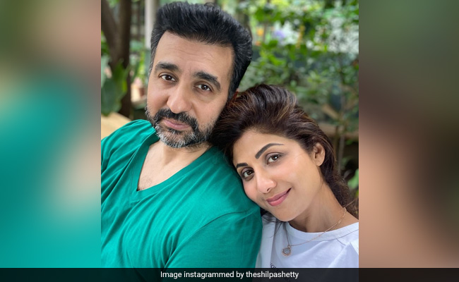 शिल्पा शेट्टी ने मैरिज एनिवर्सरी पर शेयर की पति के साथ रोमांटिक Photo, लिखा- मेरे Cookie