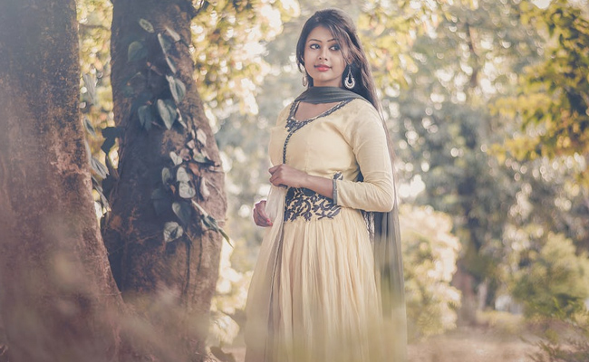 Gorgeous Ethnic Outfits That Will Add Dazzle To Your Style Game