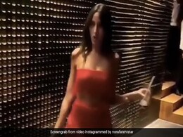 नोरा फतेही क्लब में हाथ में ग्लास लिए दिखाने लगीं 'दिलबर' गाने पर मूव्स, Video ने मचाई धूम नोरा फतेही क्लब में हाथ में ग्लास लिए दिखाने लगीं 'दिलबर' गाने पर मूव्स, Video ने मचाई धूम