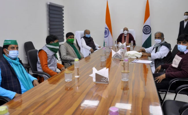 After Farmers' Talks With Rajnath Singh, Noida-Delhi Border Point Reopens