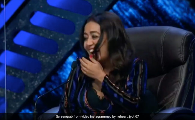 नेहा कक्कड़ ने की अमिताभ बच्चन की एक्टिंग, इंडियन आइडल में यूं मस्ती करती आईं नजर- देखें Video