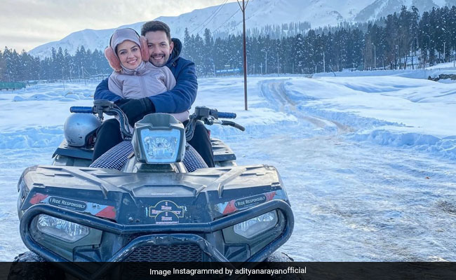 More Pics From Aditya Narayan And Shweta Agarwal's Honeymoon In Kashmir