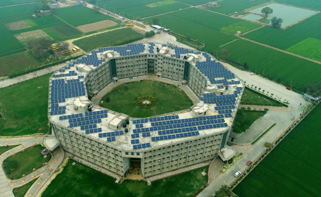 Himachal Pradesh's The Kalgidhar Society Saves Rs. 3.4 Crore Per Annum By Harnessing The Power Of Solar Himachal Pradesh's The Kalgidhar Society Saves Rs. 3.4 Crore Per Annum By Harnessing The Power Of Solar