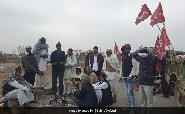 Farmers Protest Highlights: Farmers On Day-Long Hunger Strike Against New Farm Laws