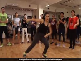 Dhanashree Verma ने जैकलीन फर्नांडिस के Heeriye गाने पर किया डांस, युजवेंद्र चहल की मंगेतर का देखें Video Dhanashree Verma ने जैकलीन फर्नांडिस के Heeriye गाने पर किया डांस, युजवेंद्र चहल की मंगेतर का देखें Video