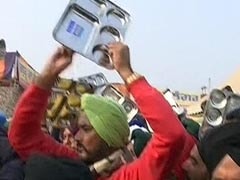 Kisan Andolan Updates: केरल के किसान संगठन ने दिल्ली की सीमा पर प्रदर्शन कर रहे किसानों के लिए 16 टन अनानास भेजे Kisan Andolan Updates: केरल के किसान संगठन ने दिल्ली की सीमा पर प्रदर्शन कर रहे किसानों के लिए 16 टन अनानास भेजे