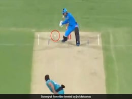 BBL 2020: राशिद खान ने जड़ा गजब का हेलीकॉप्टर शॉट, गेंदबाज के सिर के ऊपर से निकाली गेंद - देखें Video BBL 2020: राशिद खान ने जड़ा गजब का हेलीकॉप्टर शॉट, गेंदबाज के सिर के ऊपर से निकाली गेंद - देखें Video