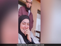 कश्मीर पहुंचकर मुफ्ती अनस को लगने लगी ठंड, तो बीवी Sana Khan ने बना लिया Video कश्मीर पहुंचकर मुफ्ती अनस को लगने लगी ठंड, तो बीवी Sana Khan ने बना लिया Video
