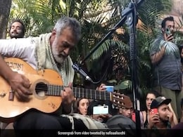 Viral: Lucky Ali's Impromptu Gig In Goa. Need We Say More? Viral: Lucky Ali's Impromptu Gig In Goa. Need We Say More?