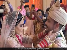 आदित्य नारायण ने श्वेता अग्रवाल को पहनाई वरमाला तो 'अमिताभ बच्चन' ने यूं दिया रिएक्शन, Viral हुआ Video आदित्य नारायण ने श्वेता अग्रवाल को पहनाई वरमाला तो 'अमिताभ बच्चन' ने यूं दिया रिएक्शन, Viral हुआ Video