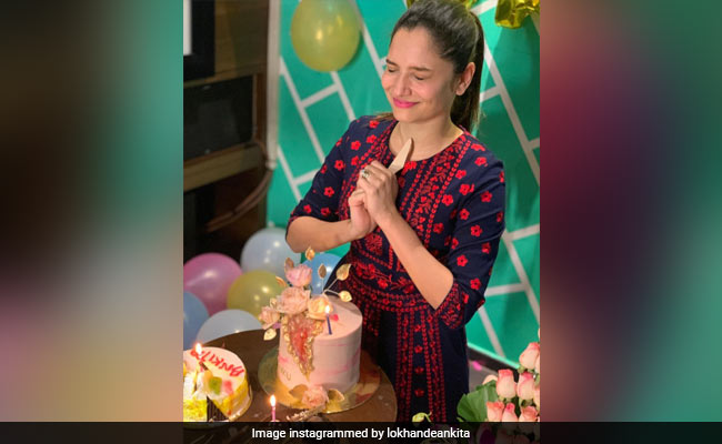 Inside Ankita Lokhande's Birthday Celebrations With Boyfriend Vicky Jain And Others