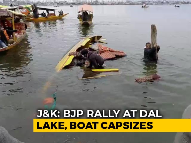 BJP Campaign <i>Shikara</i> Overturns In Srinagar's Dal Lake, 4 Leaders Rescued