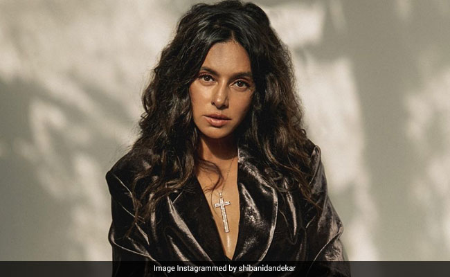 Shibani Dandekar's Boots Are Made For Setting Winter Fashion Goals