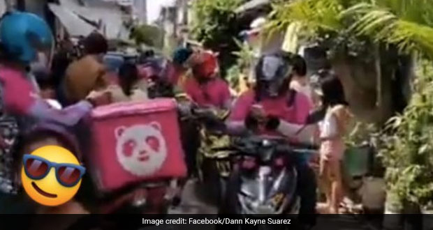 42 Food Delivery Executives Show Up With Same Order At 7-Year Old's House Due To App Glitch