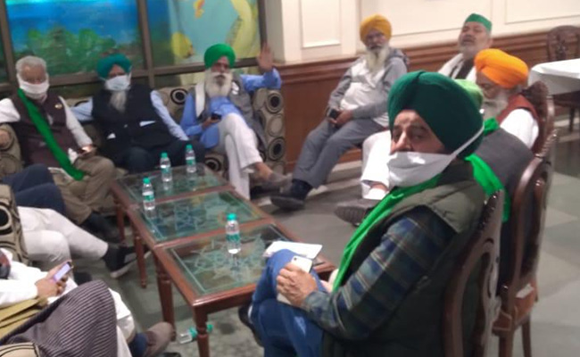 किसानों के साथ अमित शाह की बातचीत रही बेनतीजा, आज नहीं होगी कोई बैठक