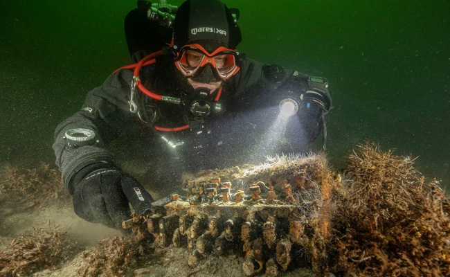 Divers Find Nazis Enigma Code Machine Used To Send Messages During World War Divers Find Nazis Enigma Code Machine Used To Send Messages During World War