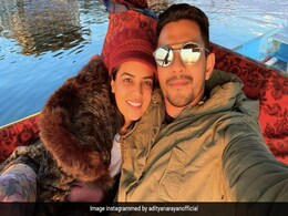 A Stunning Pic From Aditya Narayan And Shweta Agarwal's Honeymoon In Srinagar A Stunning Pic From Aditya Narayan And Shweta Agarwal's Honeymoon In Srinagar