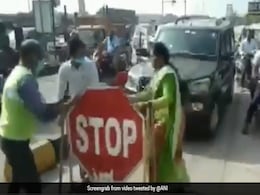 Caught On Camera: Jagan Reddy's Party Leader Slaps Toll Booth Worker Caught On Camera: Jagan Reddy's Party Leader Slaps Toll Booth Worker
