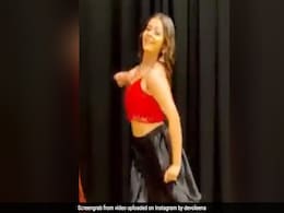 देवोलीना भट्टाचार्य ने किया बेली डांस, बार-बार देखा जा रहा 'गोपी बहू' का वीडियो देवोलीना भट्टाचार्य ने किया बेली डांस, बार-बार देखा जा रहा 'गोपी बहू' का वीडियो