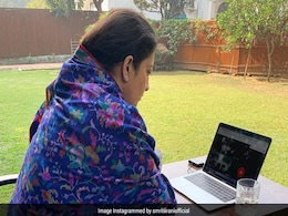 हवाई चप्पल में बैठी थीं Smriti Irani, शख्स ने किया Troll, तो बोलीं- '200 रुपये की लोकल है भाई...' हवाई चप्पल में बैठी थीं Smriti Irani, शख्स ने किया Troll, तो बोलीं- '200 रुपये की लोकल है भाई...'
