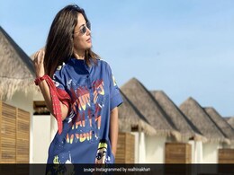 Hina Khan ने मालदीव से शेयर कीं रॉकिंग Photos, एक्ट्रेस के अंदाज ने जीता फैन्स का दिल Hina Khan ने मालदीव से शेयर कीं रॉकिंग Photos, एक्ट्रेस के अंदाज ने जीता फैन्स का दिल