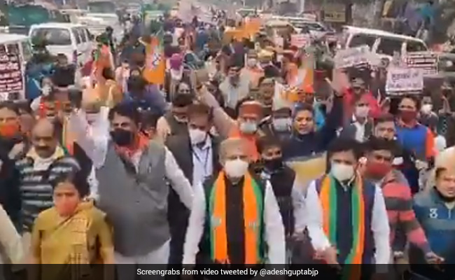 Delhi BJP Leaders, Workers Protest Against AAP Government, Demand Payment Of Funds Due