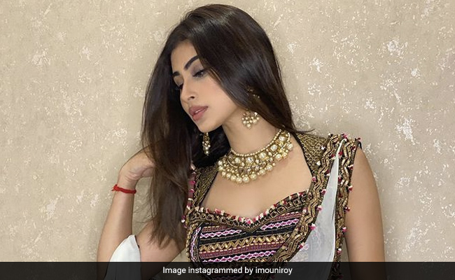 मौनी रॉय ने शेयर किया लेटेस्ट फोटोशूट, बोलीं- मुझे अच्छा महसूस होता है...देखें Photos