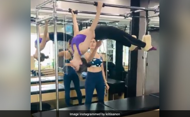 After Recovering From COVID-19, Kriti Sanon Is Busy Getting Her "Strength Back"