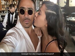 टाइगर श्राफ की बहन ने Salt Bae को किस करते हुए शेयर की फोटो, एक्स बॉयफ्रेंड ने लिखा- जल्दी आगे बढ़ गई... टाइगर श्राफ की बहन ने Salt Bae को किस करते हुए शेयर की फोटो, एक्स बॉयफ्रेंड ने लिखा- जल्दी आगे बढ़ गई...