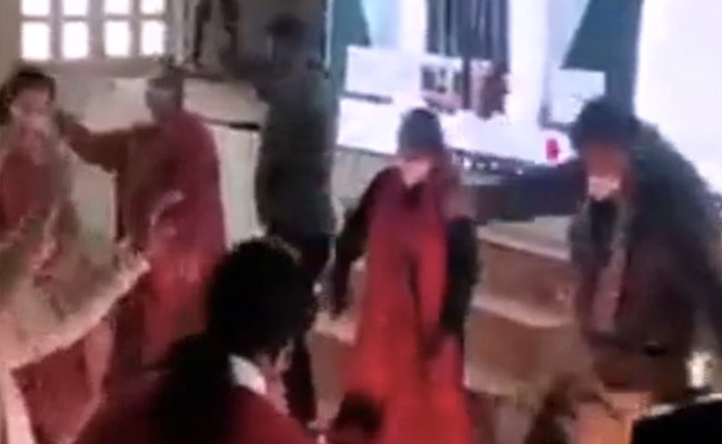 In Himachal Pradesh, BJP Workers Mute Rajnath Singh's Speech For A Dance