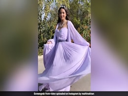 Hina Khan ने पर्पल ड्रेस में 'सवांर लूं' सॉन्ग पर यूं किया डांस, Video में दिखा एक्ट्रेस का खूबसूरत अंदाज Hina Khan ने पर्पल ड्रेस में 'सवांर लूं' सॉन्ग पर यूं किया डांस, Video में दिखा एक्ट्रेस का खूबसूरत अंदाज