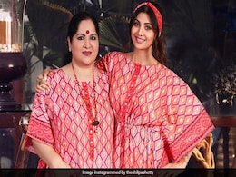 क्रिसमस पर एक ही रंग में रंगीं शिल्पा शेट्टी और उनकी मम्मी, Photo में दिखा मां-बेटी का Cute अंदाज क्रिसमस पर एक ही रंग में रंगीं शिल्पा शेट्टी और उनकी मम्मी, Photo में दिखा मां-बेटी का Cute अंदाज