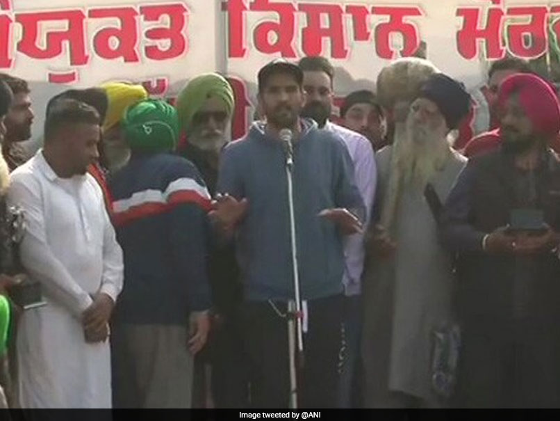 अगर सरकार ने कृषि कानून वापस नहीं लिए तो खेल पुरस्कार लौटा दूंगा : विजेंदर सिंह
