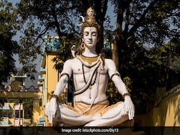 वैशाख के महीने में इस दिन रखा जाएगा प्रदोष व्रत, जानें मान्यतानुसार किस तरह की जाती है महादेव की पूजा वैशाख के महीने में इस दिन रखा जाएगा प्रदोष व्रत, जानें मान्यतानुसार किस तरह की जाती है महादेव की पूजा