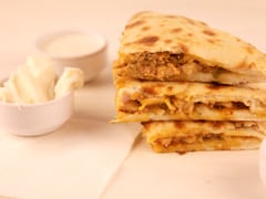 Indian Cooking Tips: How To Make Mumbai-Style Chicken Baida Roti At Home Indian Cooking Tips: How To Make Mumbai-Style Chicken Baida Roti At Home