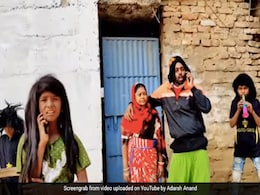 आदर्श आनंद ने 'पगला-पगली 2' सॉन्ग पर यूं किया फनी डांस, बार-बार देखा जा रहा Video आदर्श आनंद ने 'पगला-पगली 2' सॉन्ग पर यूं किया फनी डांस, बार-बार देखा जा रहा Video