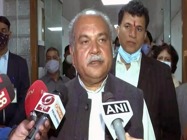 कृषि कानून : मध्य प्रदेश के श्योपुर में किसानों ने रोका तोमर का काफिला, दिखाए काले झंडे