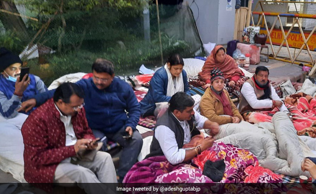 BJP Workers Protest Outside Manish Sisodia's Residence Over Civic Body Dues