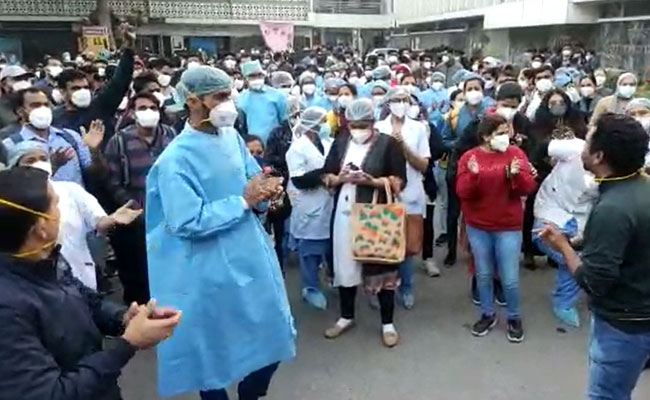 AIIMS प्रशासन ने लिया अहम फैसला, हड़ताल जारी रहने तक बाहर से करेंगे नर्सों का इंतजाम