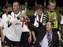 Liverpool Pay Tribute To Treble-Winning Boss Gerard Houllier